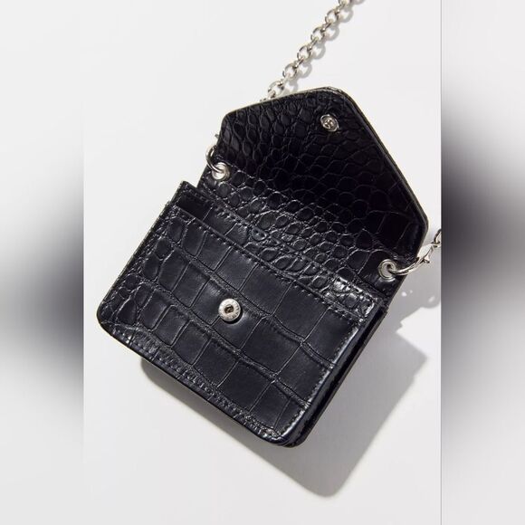 Black Vegan Croc leather chain strap wallet - Picture 4 of 7